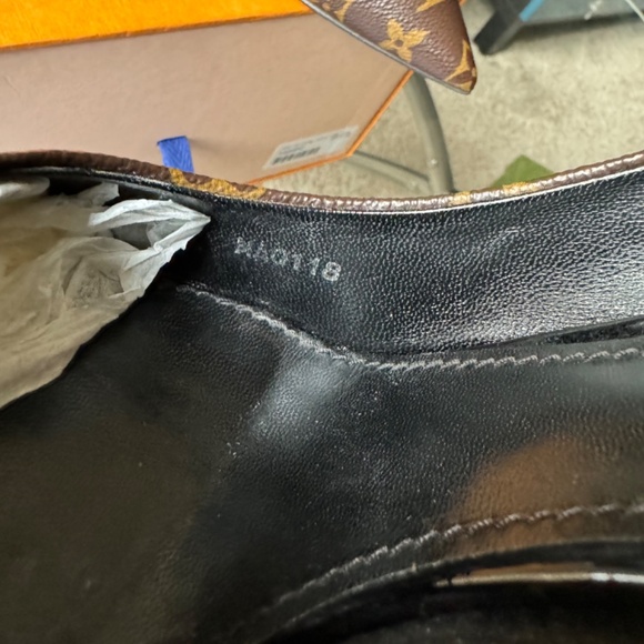 LOUIS VUITTON (2018) CHERIE PUMP - SIZE 38 - Picture 12 of 16